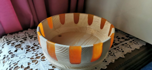 Fichten Schüssel mit Epoxidharz