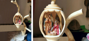 Krippen Kugel groß mit Stamm und Figuren