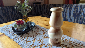 Blumenvase aus Kiefernholz