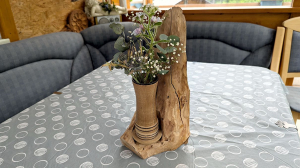 Nussholz Vase auf Naturw..
